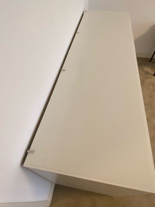 Cómoda Malm branca 6 gavetas e vidro