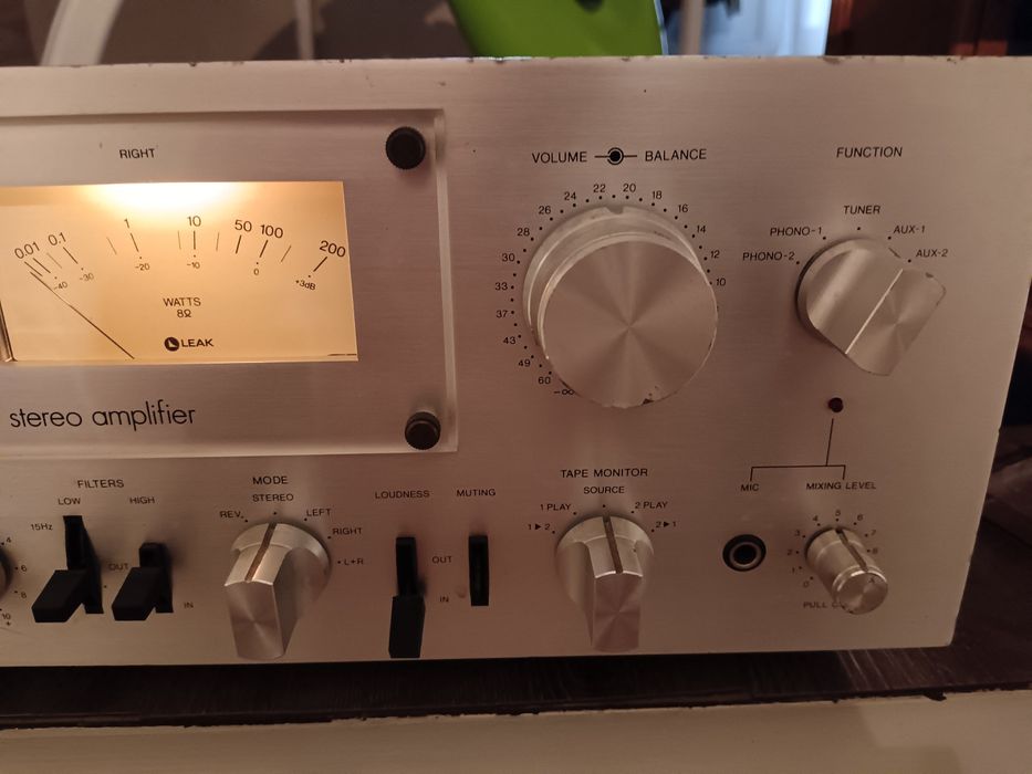 Amplituner Leak 3900a