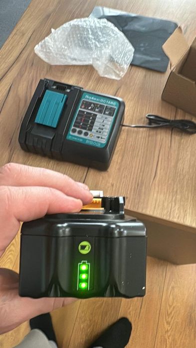 Bateria i ładowarka zamiennik 18v nowy komplet