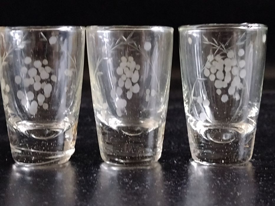 PRL Stare kieliszki do wódki zestaw 3 szt