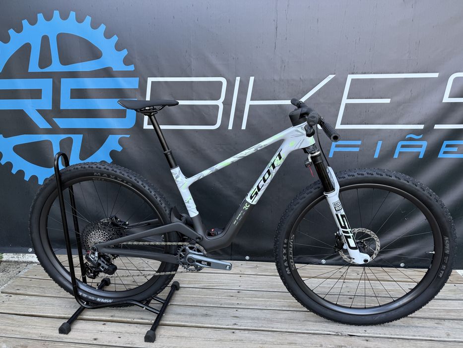Scott spark Rc team issue 2027 (duas cores )