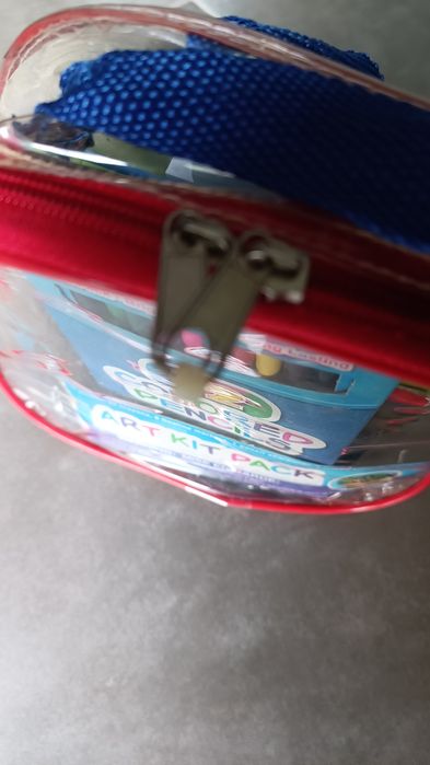 Mochila com material escolar