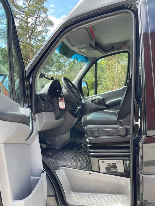 VW Crafter com porta bagagem