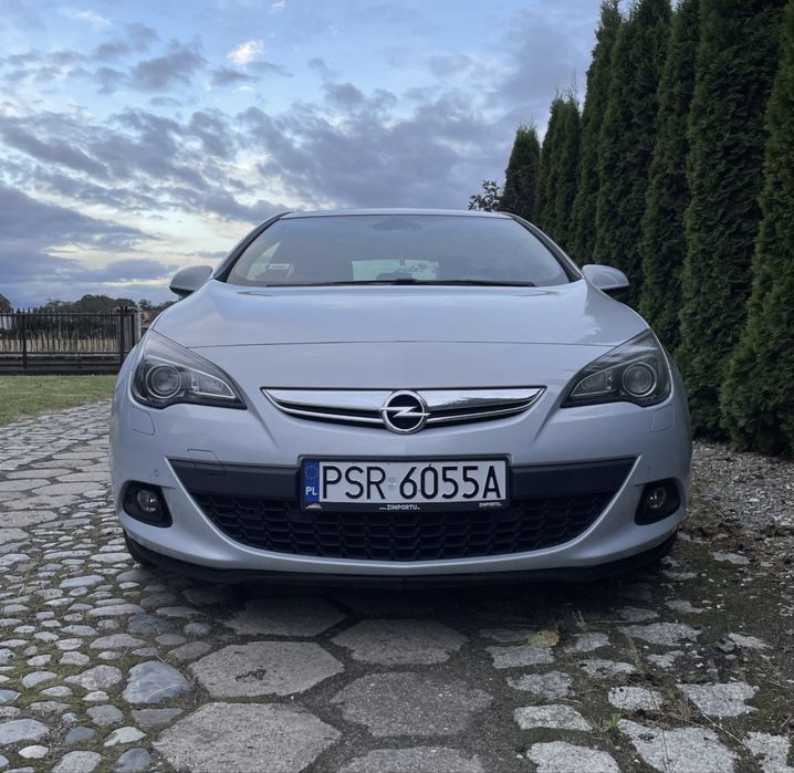 Opel Astra J GTC, 2.0 CDTI. Bardzo dobry stan, niski przebieg.