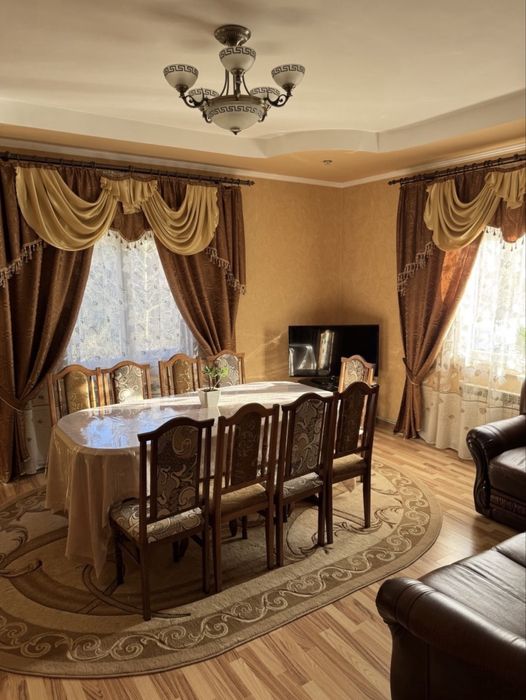 Будинок в Карпатах.Житло подобово.Здається дім,кімнати