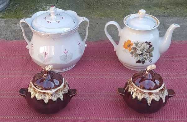 Продаются сервизы, салатницы, сахарницы, вазы, графины.