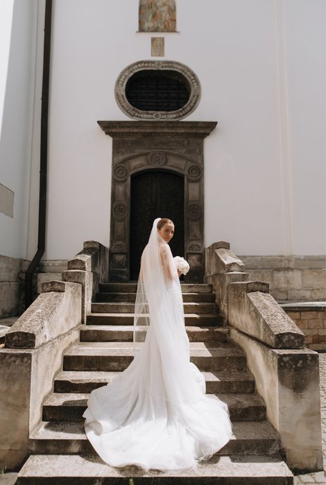 Весільна сукня рибка зі шлейфом