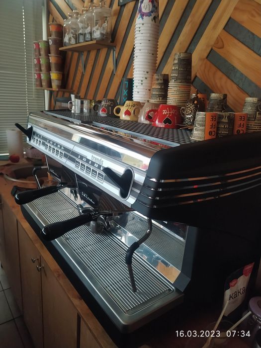 Діюча КАВ'ЯРНЯ продаж