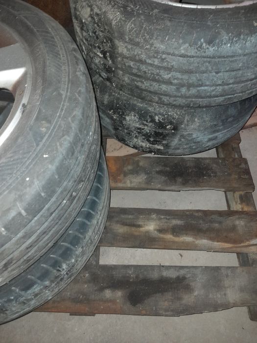 Jantes da wolkswagen e com pneus incluídos