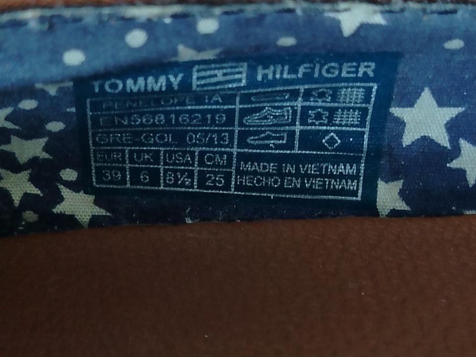 Czółenka skórzane na wysokim obcasie słupkowym