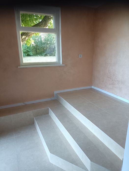 Продам будинок з  якісним  ремонтом .