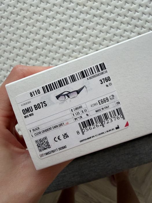 Сонцезахисні окуляри MIU MIU B07S clear gradient dark grey оригі — zdjęcie 4
