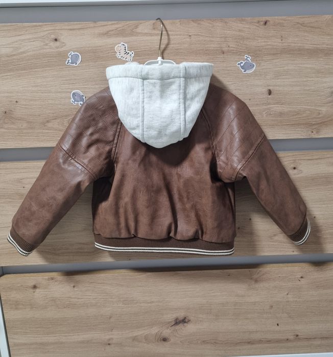 Дитяча демісезонна шкіряна куртка-бомбер для хлопчика C&A