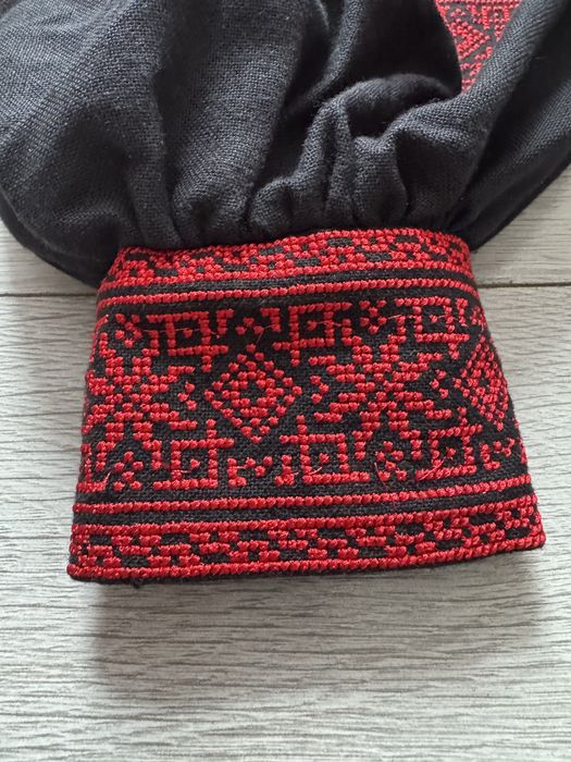 Вишиванка-корсет і штани ручної роботи