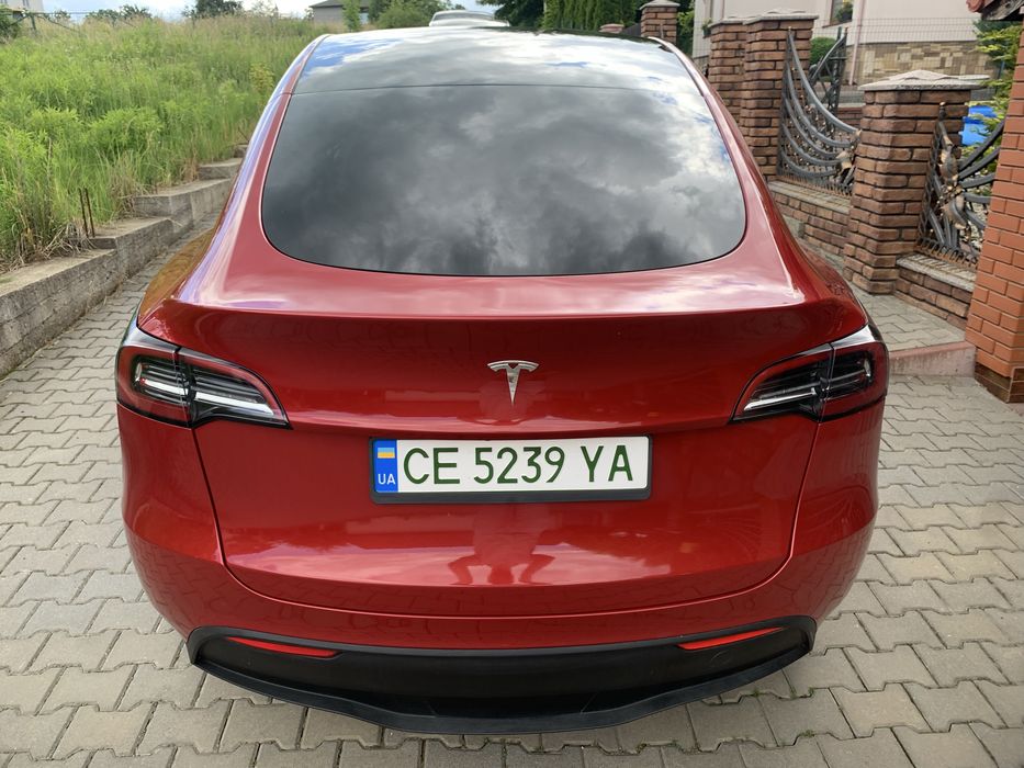 Tesla model Y 2023