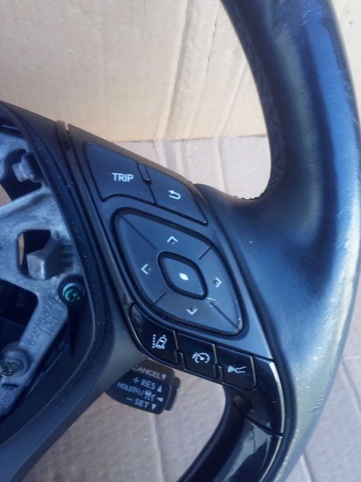 toyota  ch-r 2017 kierownica tempomat