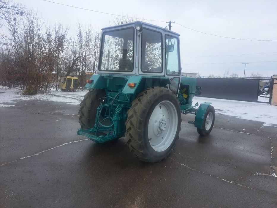 Трактор ЮМЗ-6 в полі не був