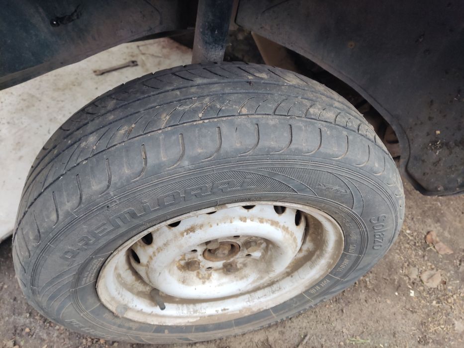 Продам пару колес r13. 4/100 Ваз