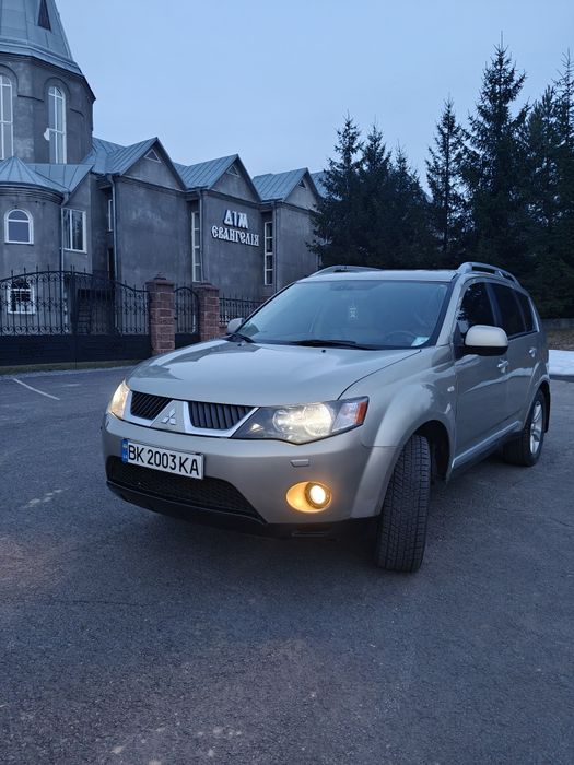Продам Mitsubishi outlander xl 2.4бензин