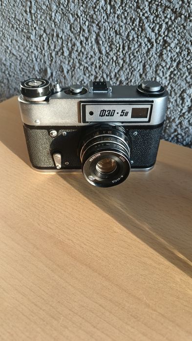Radziecki aparat dalmierzowy FED-5B. Antyk.