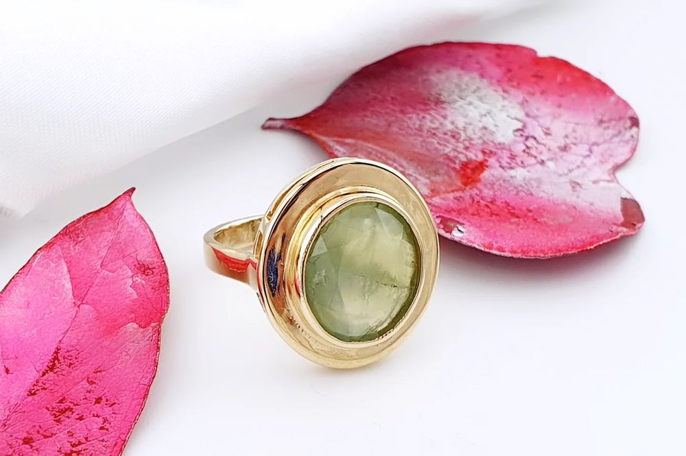 Złoty pierścionek z naturalnym Oliwinem  pr.585 (026p)