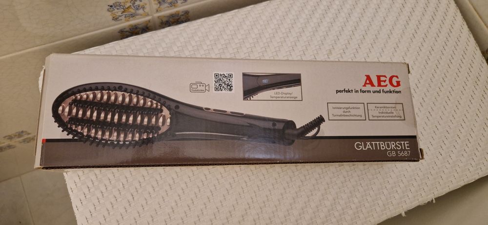 Escova alisadora AEG