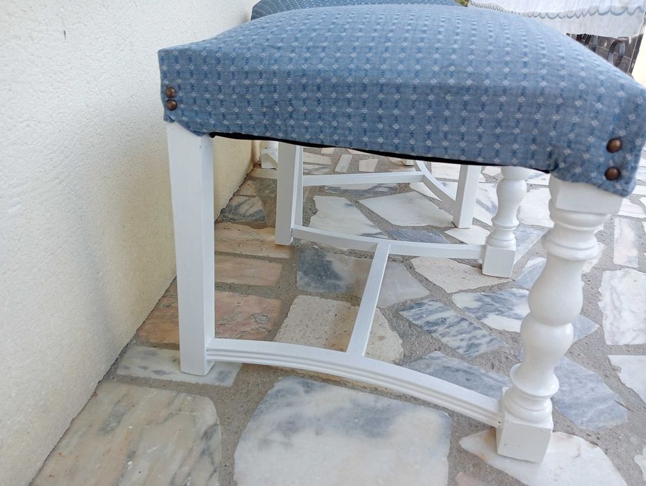 Bancos únicos e confortáveis