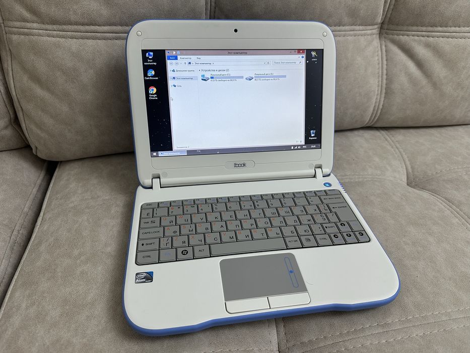 Продам протиударний нетбук Lbook E103 blue в гарному стані