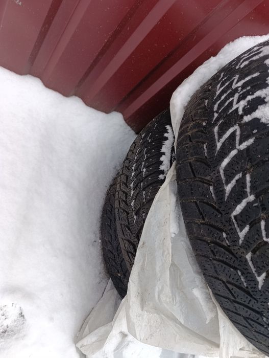 Продам резину 205 60 r16 зима