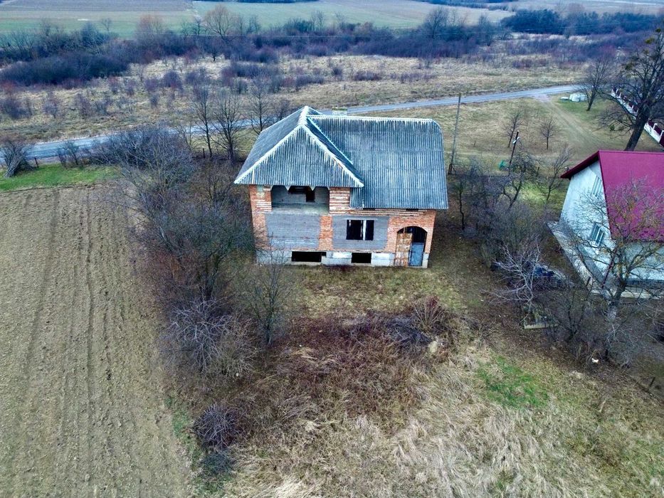 Продається просторий будинок біля м. Стрий!