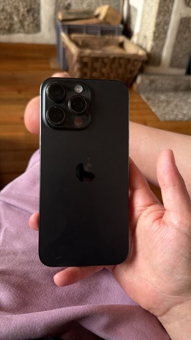 Iphone 15 Pro Max como novo