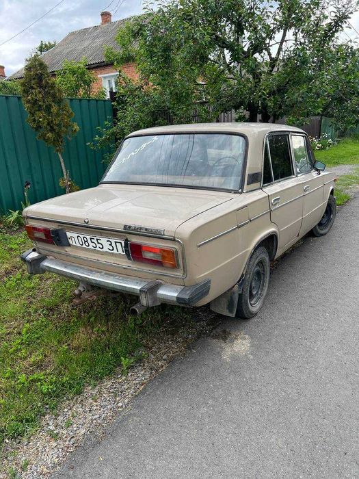 Автомобіль ВАЗ 2106