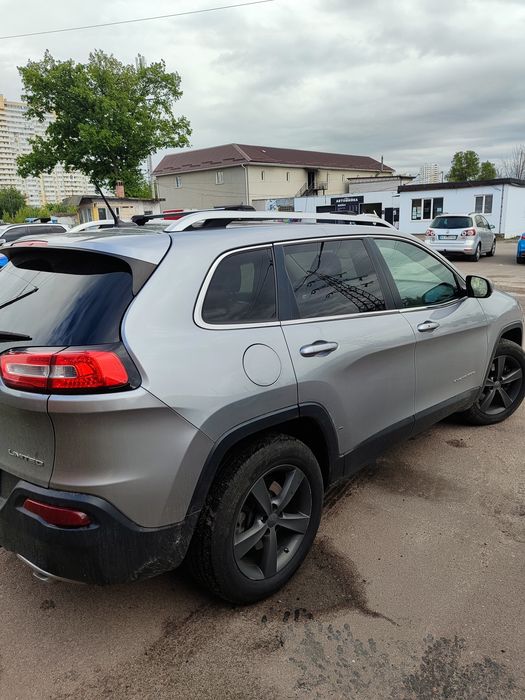 Продам jeep  CHEROKEE