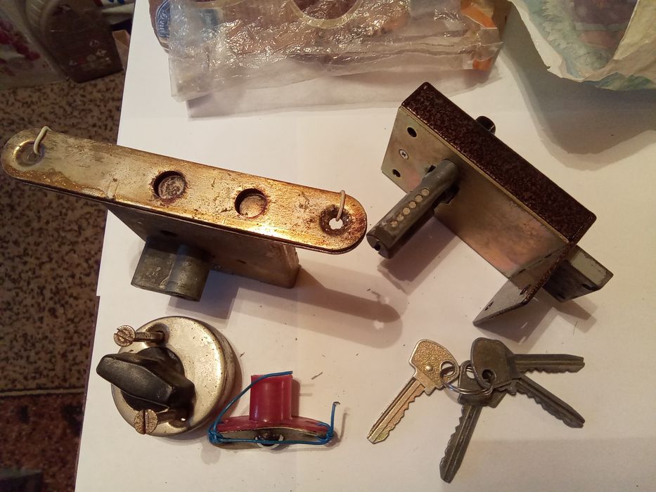 Замок , дверной .