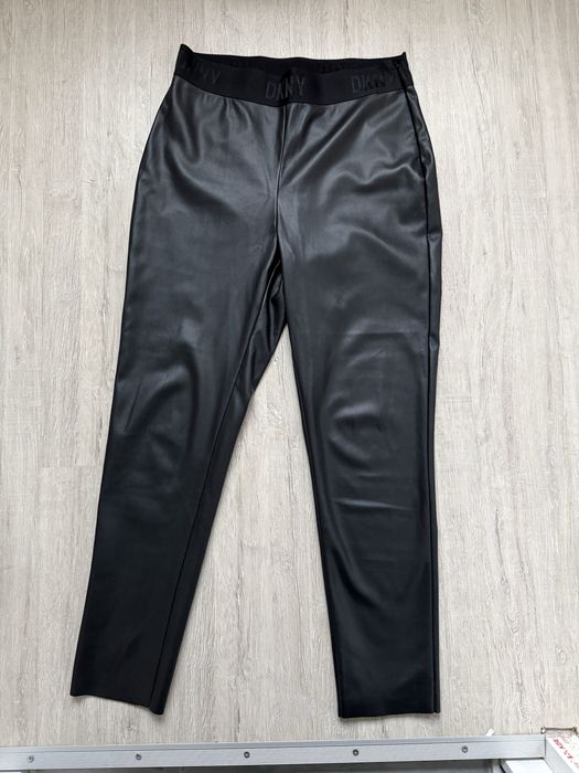 Шкіряні штани DKNY, розмір M.