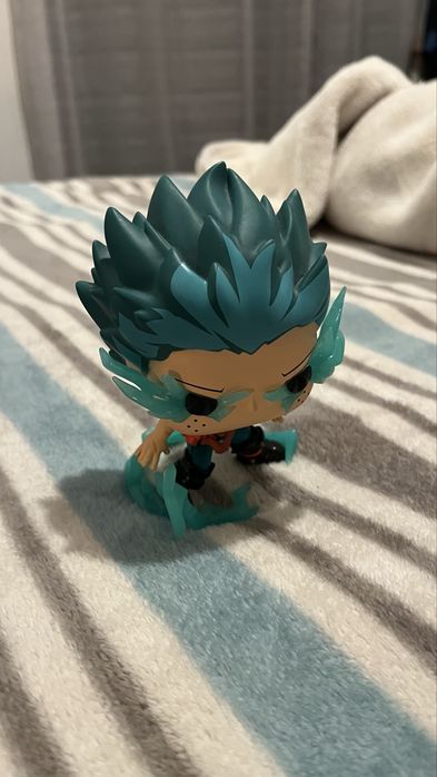 Pops de um anime e do fortnite