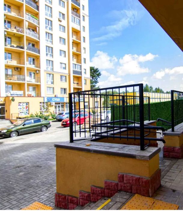 Продаж фасадного нежитлового приміщення ЖК "Чайка"