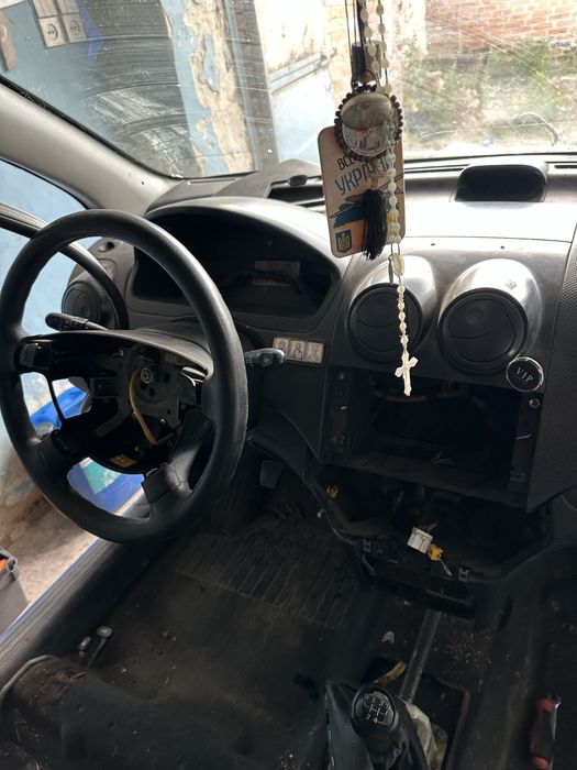 Продам опшивку багажника шевроле авео т250