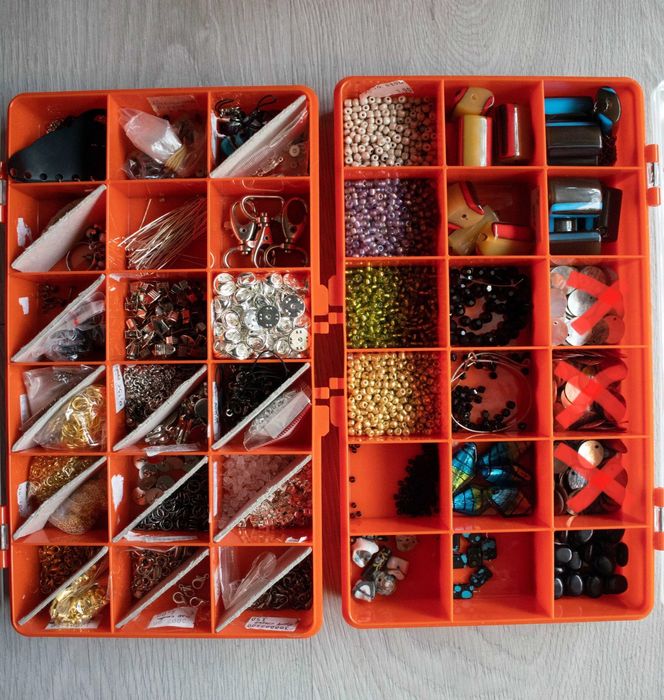 Materiais para bijuteria: argolas, mosquetões, correntes, terminais