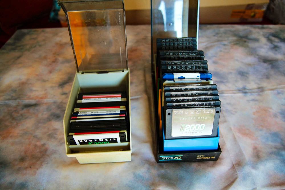 Syntezator Kurzweil k2000