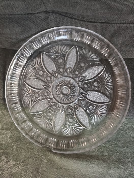 Большое хрустальное блюдо