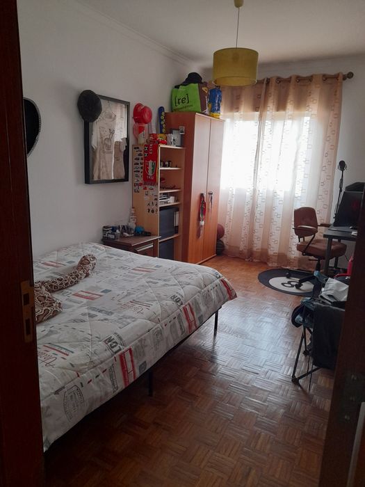 Apartamento t3 em Águas Livres (junto parque Neudel)