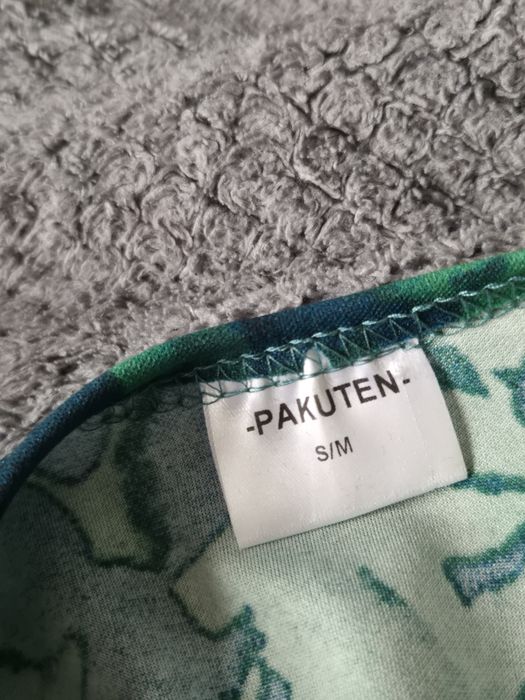 Krótka sukienka z długim rękawem