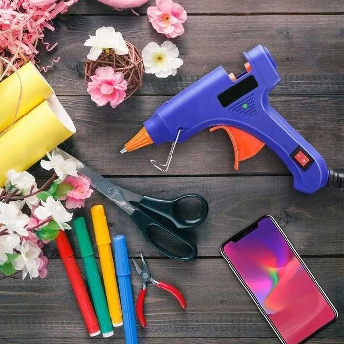 Klej do pistoletu na gorąco 7mm 300mm 85szt. 1kg