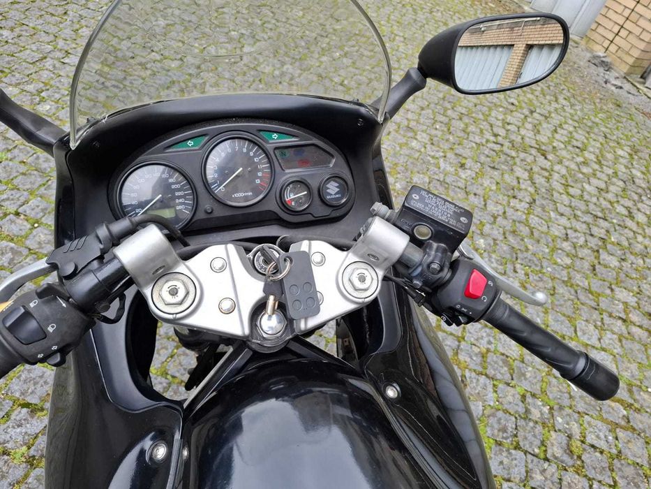 Suzuki GSX750F como nova