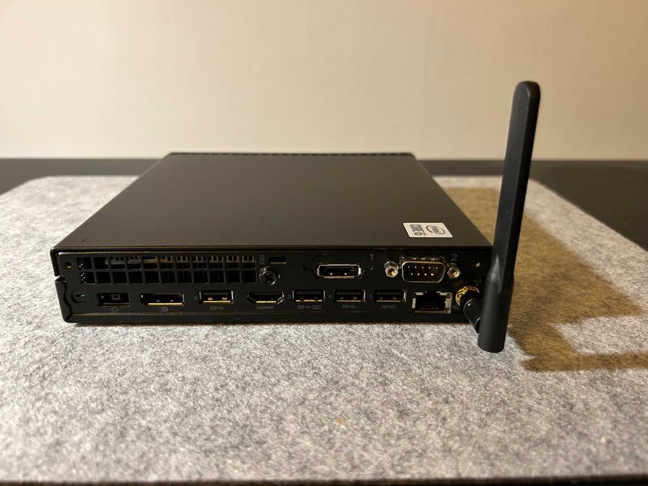 Bardzo ładny komputer Lenovo ThinkCentre m70q mini i5 16GB 512 SSD