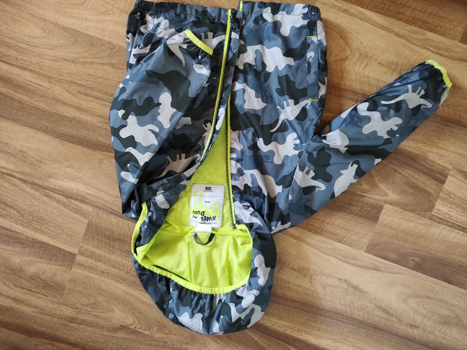 Kurtka chłopięca typu wiatrówka marki F&F