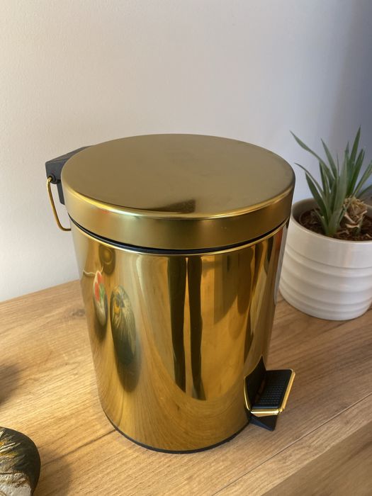 Balde do lixo 5L  dourado novo