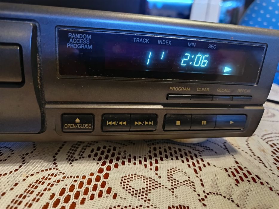 Technics SL-PG 390 Compact Disc Player