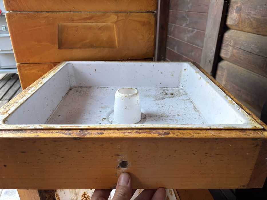 Podkarmiaczka powalkowa Bzyki na ul wlkp 10-ramkowy bezwręgowy